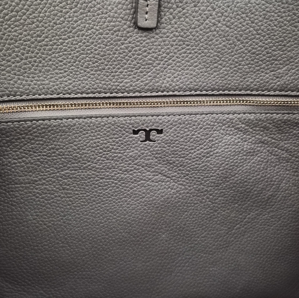Tory Burch McGraw Pebbled Leather Large Tote - Picture 11 of 13